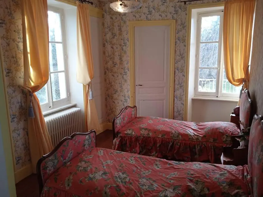 Maison Calme Avec Piscine Entouree De Son Parc Quintenas